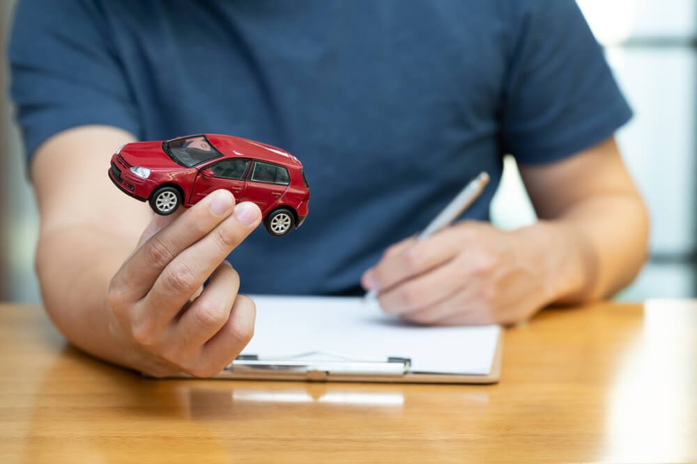 What to Know Before Using a Car Pawn Service in Lak Si